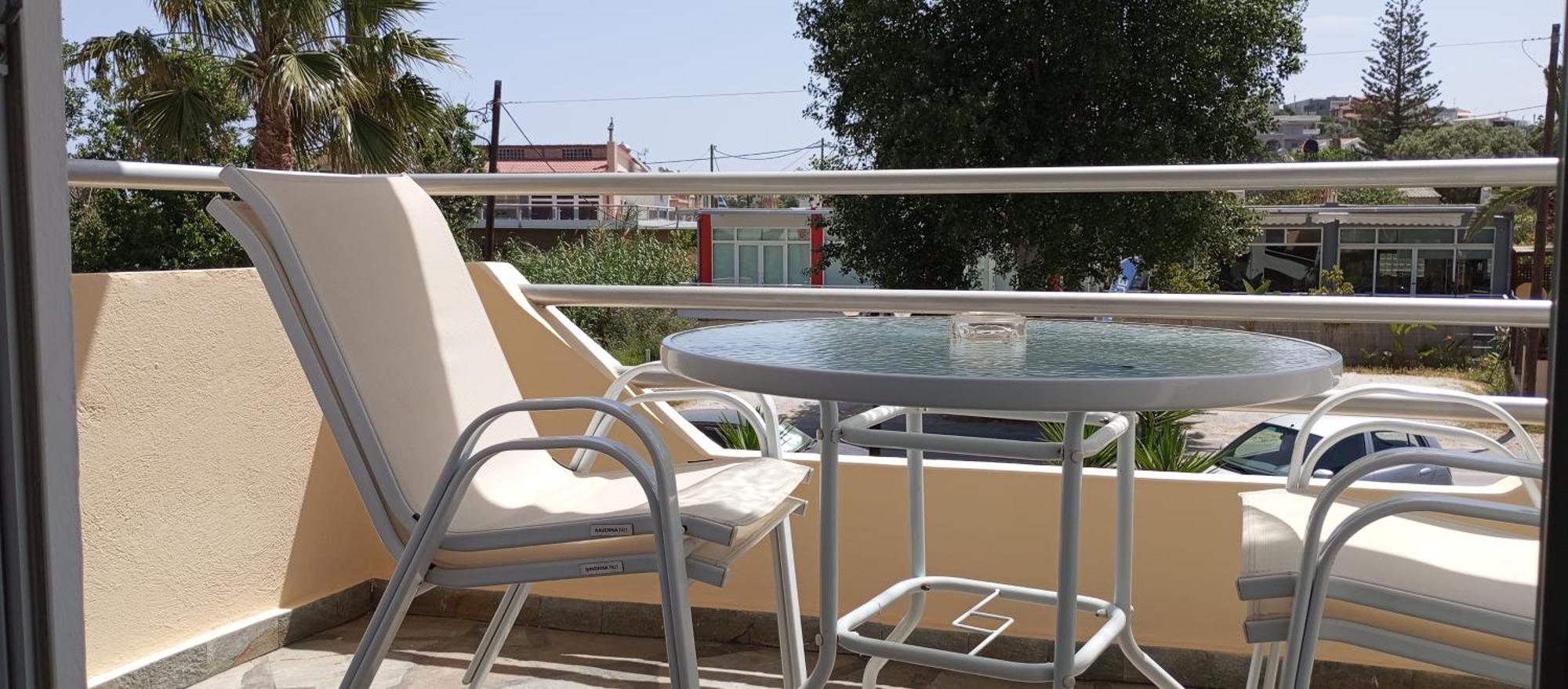 Sunshine Apartments Kato Daratso Luaran gambar